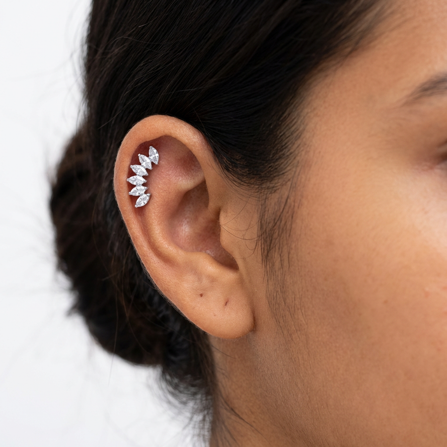 Piercing con sei petali zirconati in Titanio G23 - Piercing per lobo, helix, forward helix, conch, flat, tragus