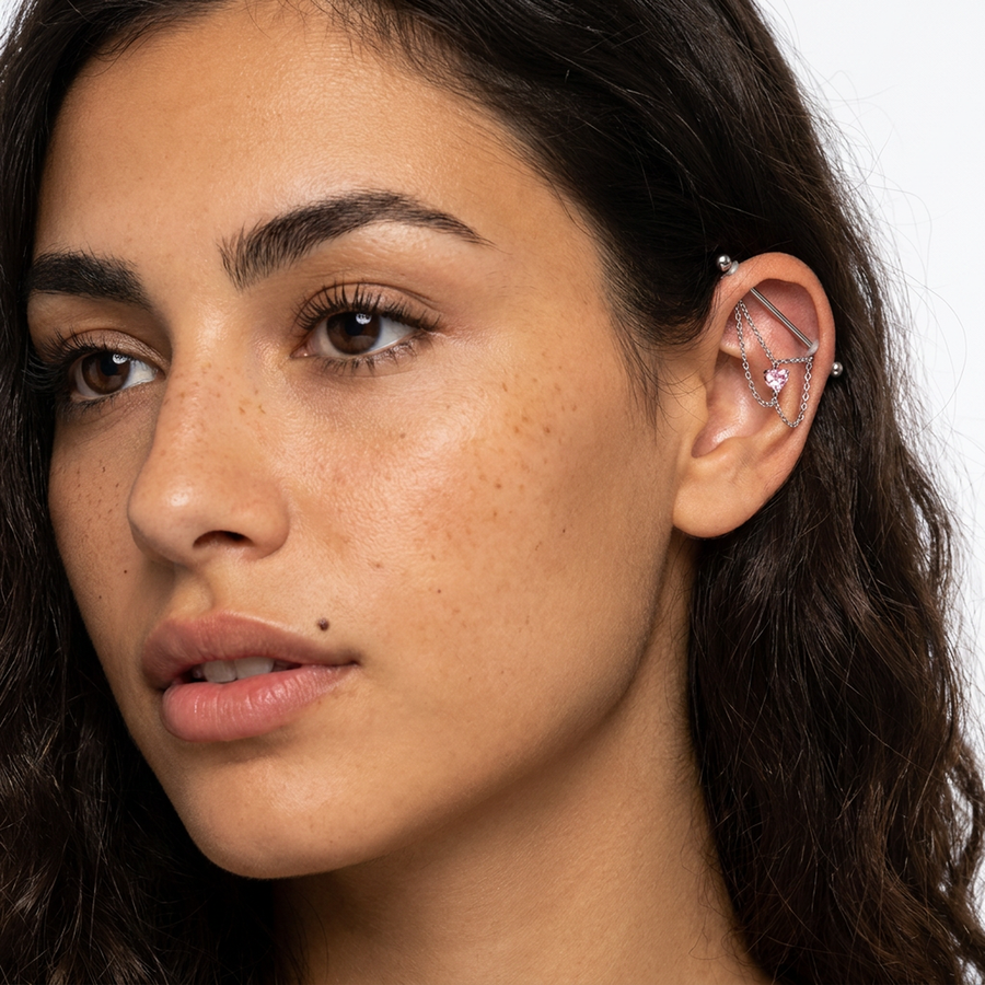 Piercing con catena e pietra rosa in Titanio G23 - Piercing per Industrial
