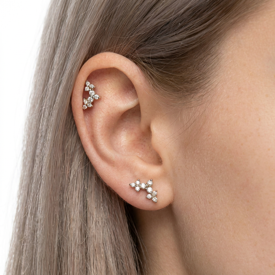 Barretta con tre fiorellini e zirconi in Acciaio Chirurgico 316L - Piercing per orecchio