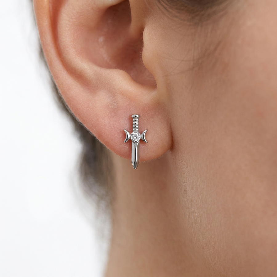 Piercing con coltello e zircone in Titanio G23- Piercing per Lobo, helix, forward helix, conch, flat, tragus