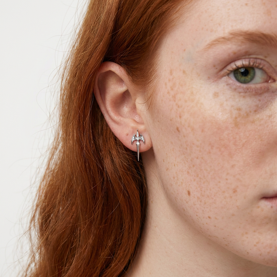 Piercing con pipistrello e zirconi in Titanio G23- Piercing per Lobo, helix, forward helix, conch, flat, tragus
