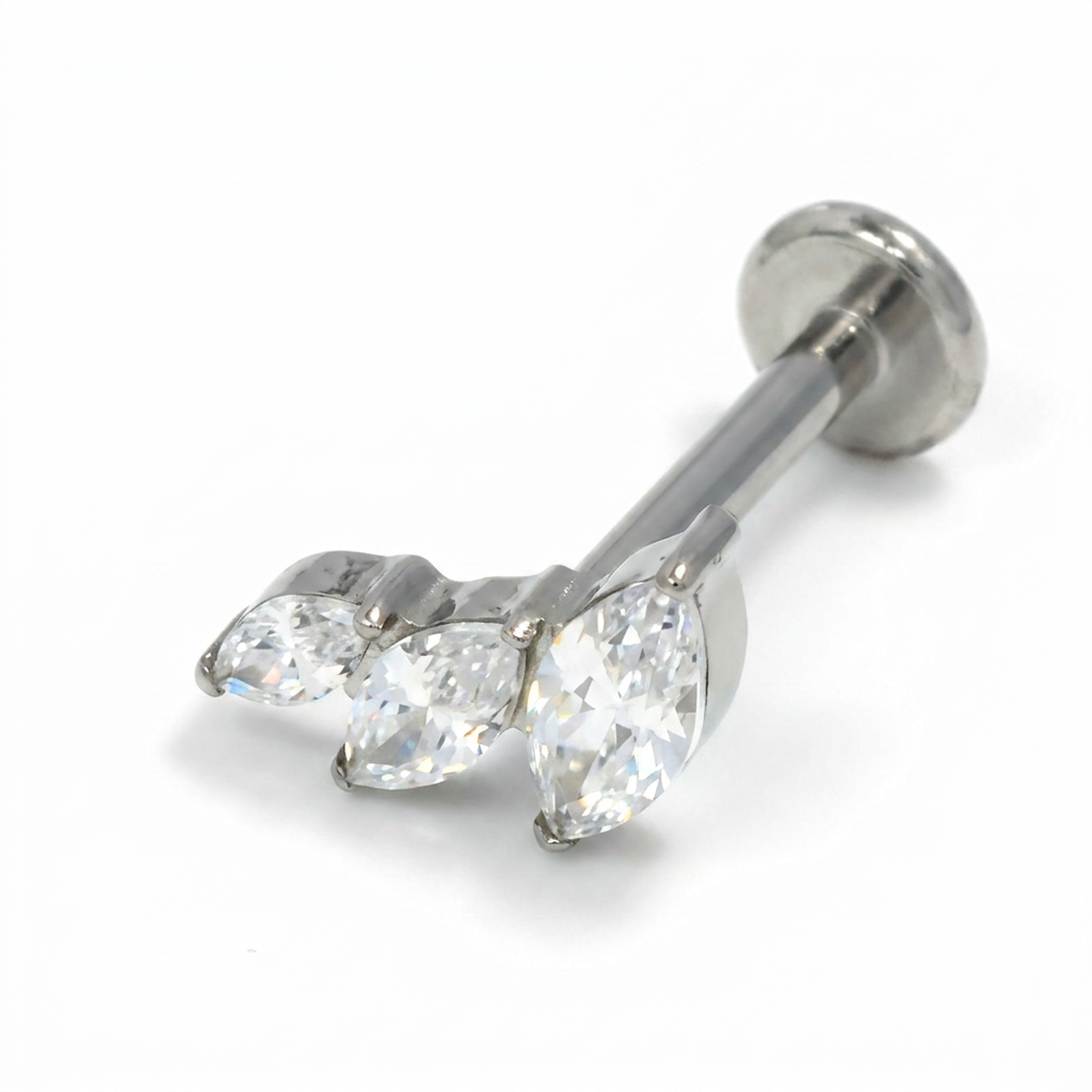 Piercing con tre petali di zirconi in Acciaio Chirurgico 316L - Piercing per lobo, helix, forward helix, conch, flat, tragus