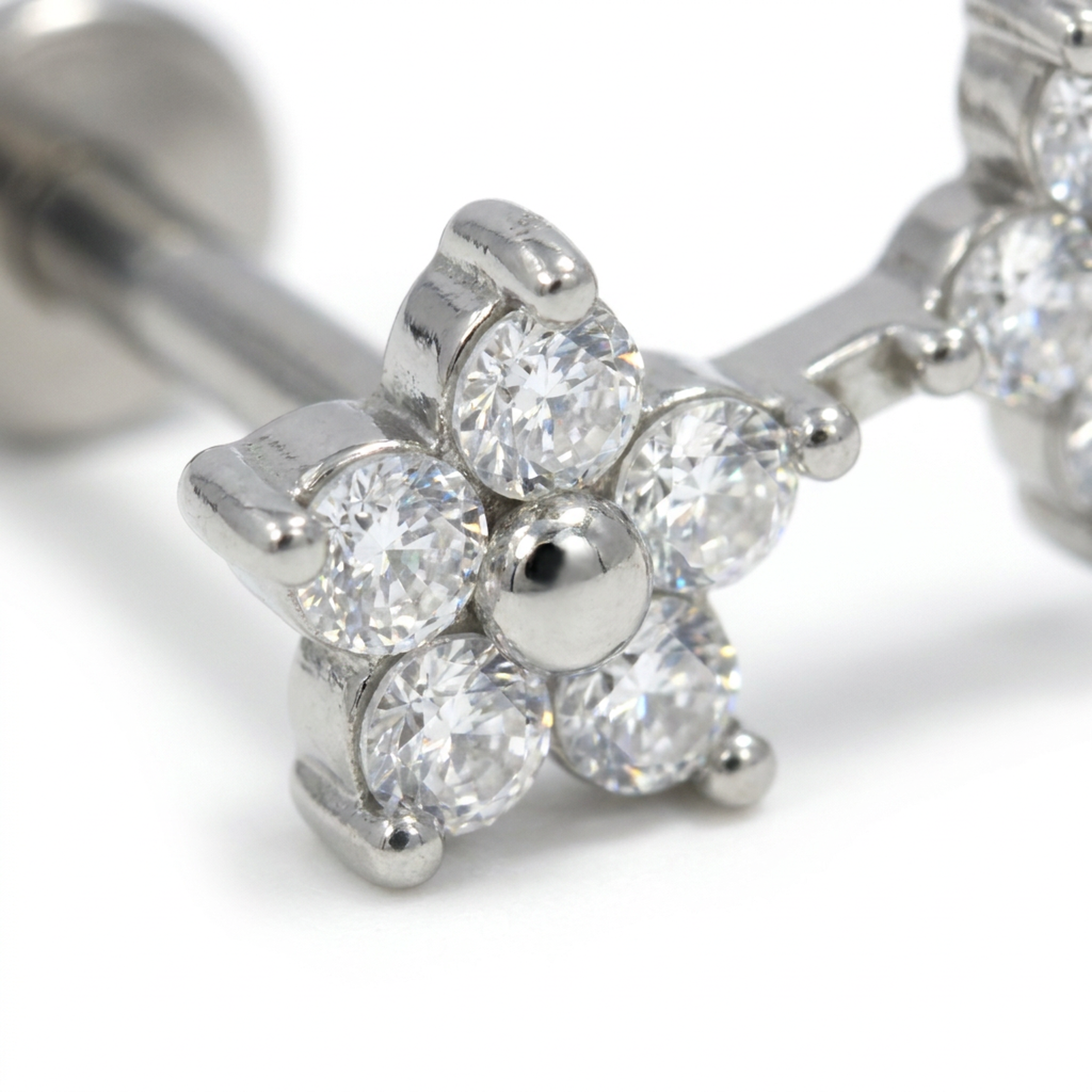 Piercing con fiori di zirconi in Acciaio Chirurgico 316L - Piercing per lobo, helix, forward helix, conch, flat, tragus