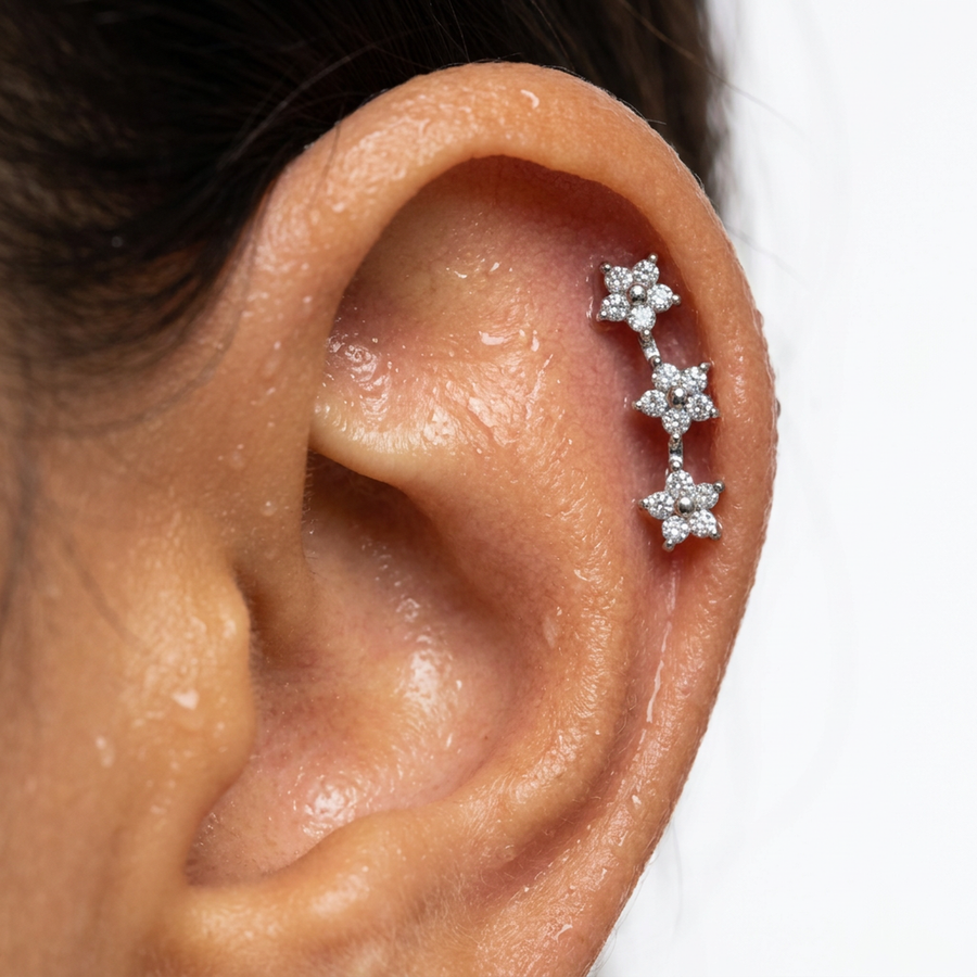 Piercing con fiori di zirconi in Acciaio Chirurgico 316L - Piercing per lobo, helix, forward helix, conch, flat, tragus