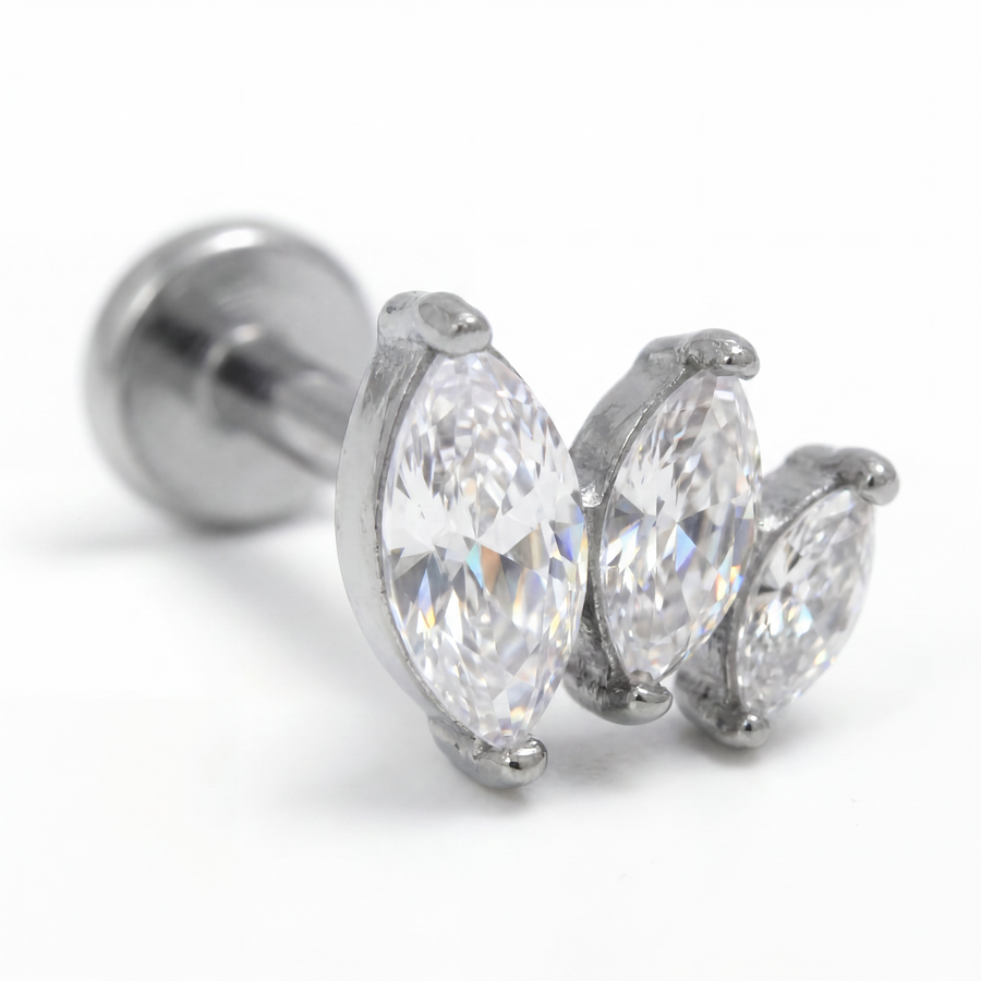 Piercing con tre petali di zirconi in Acciaio Chirurgico 316L - Piercing per lobo, helix, forward helix, conch, flat, tragus