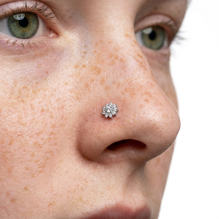 Piercing con fiorellino di zirconi in Titanio G23- Piercing per naso