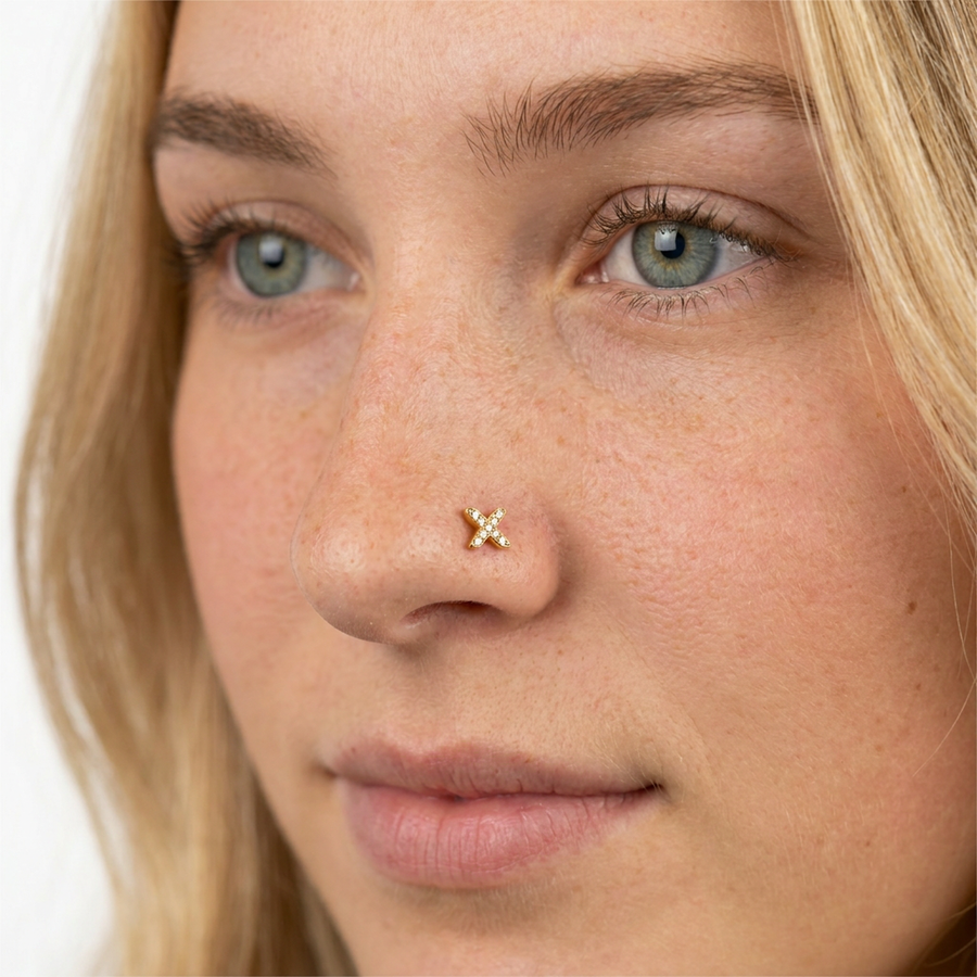 Piercing con fiore di zircone in Titanio G23- Piercing per naso