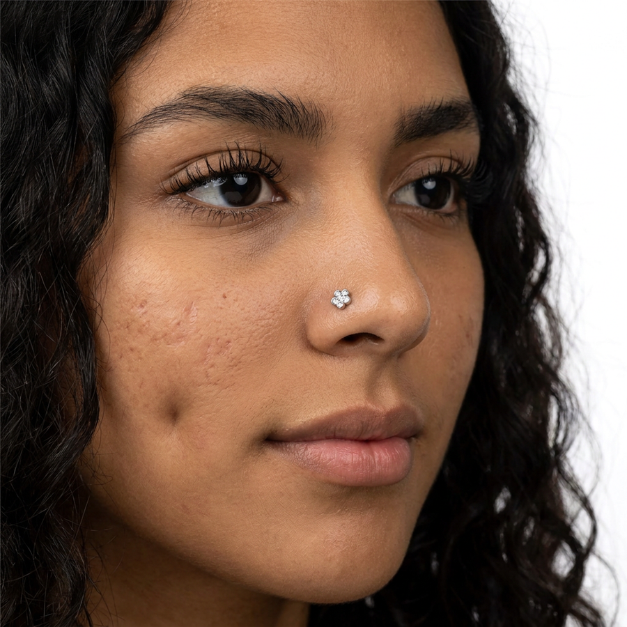 Piercing con fiorellino di zirconi in Titanio G23- Piercing per naso