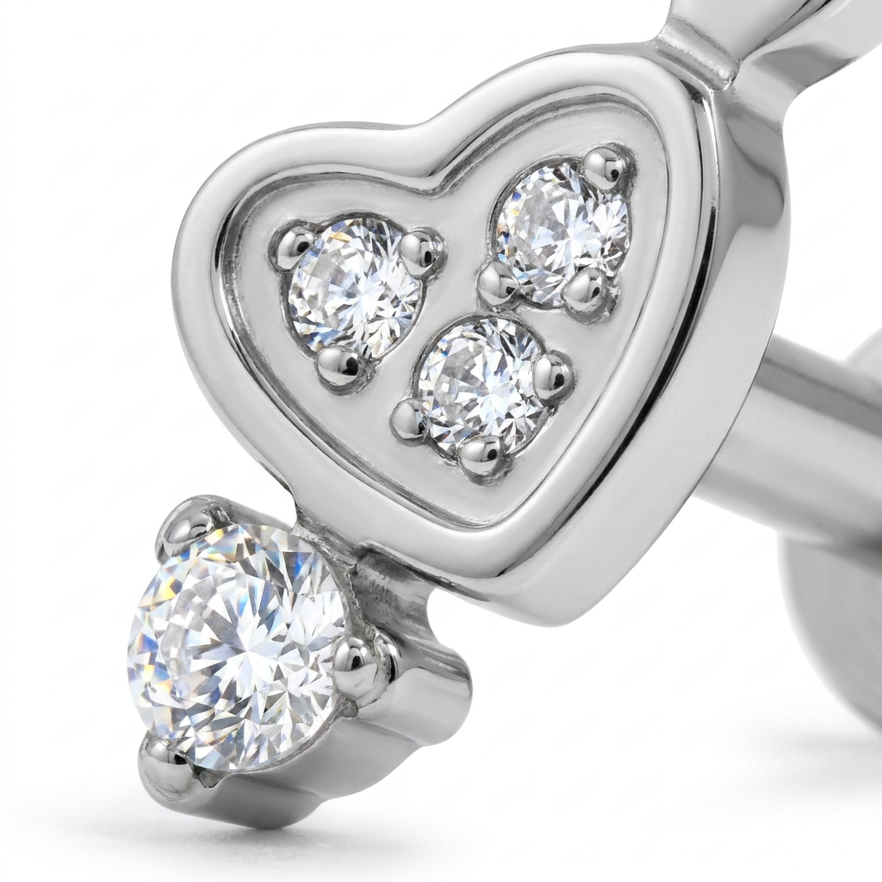 Piercing con cuore di zirconi in Acciaio Chirurgico 316L - Piercing per lobo, helix, forward helix, conch, flat, tragus
