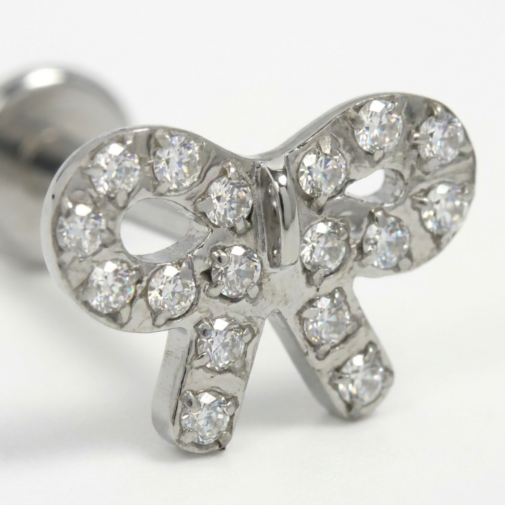 Piercing con fiocco di zirconi in Acciaio Chirurgico 316L - Piercing per lobo, helix, forward helix, conch, flat, tragus
