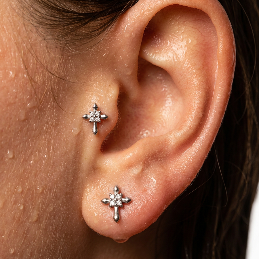 Piercing con croce e zirconi in Acciaio Chirurgico 316L - Piercing per lobo, helix, forward helix, conch, flat, tragus