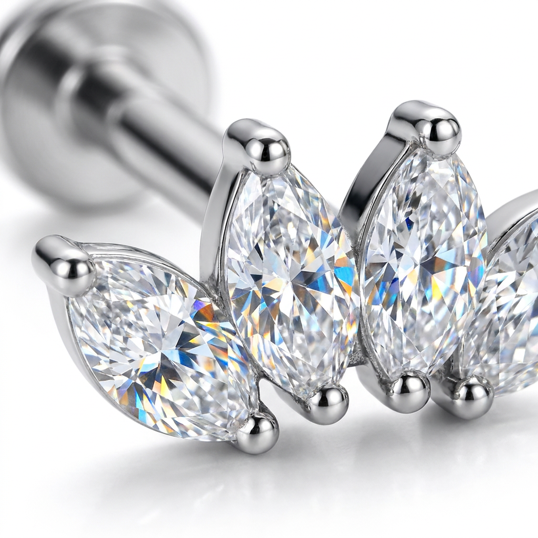 Piercing con quattro zirconi in Acciaio Chirurgico 316L - Piercing per lobo, helix, forward helix, conch, flat, tragus