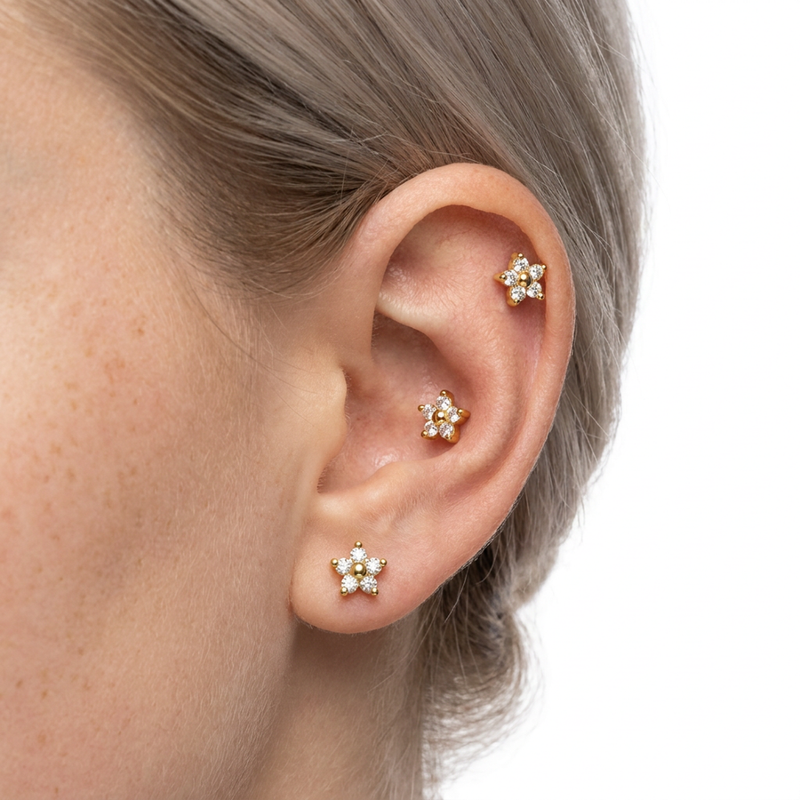 Piercing con fiore di zirconi in Acciaio Chirurgico 316L - Piercing per lobo, helix, forward helix, conch, flat, tragus