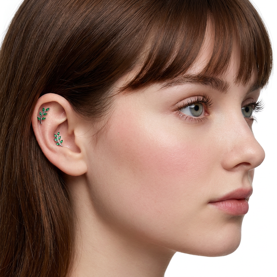 Piercing con ramoscello e zirconi verdi in Titanio G23 - Piercing per lobo, helix, forward helix, conch, flat