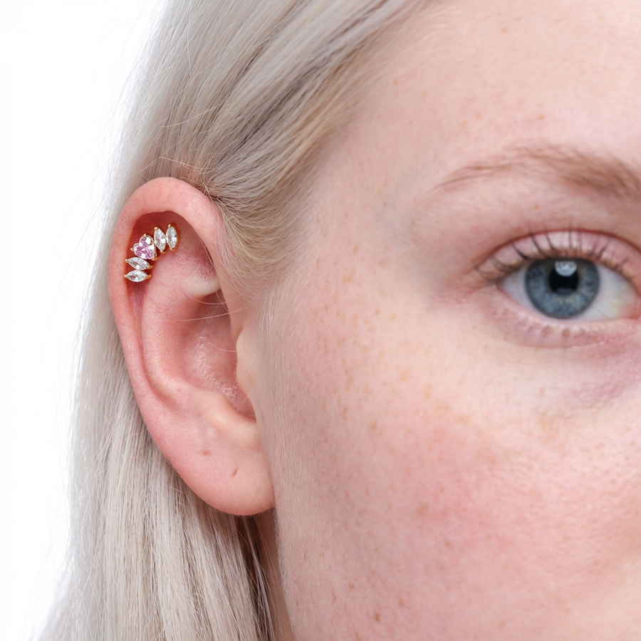 Piercing con zirconi e cuore rosa in Titanio G23- Piercing per Lobo, helix, forward helix, conch, flat, tragus