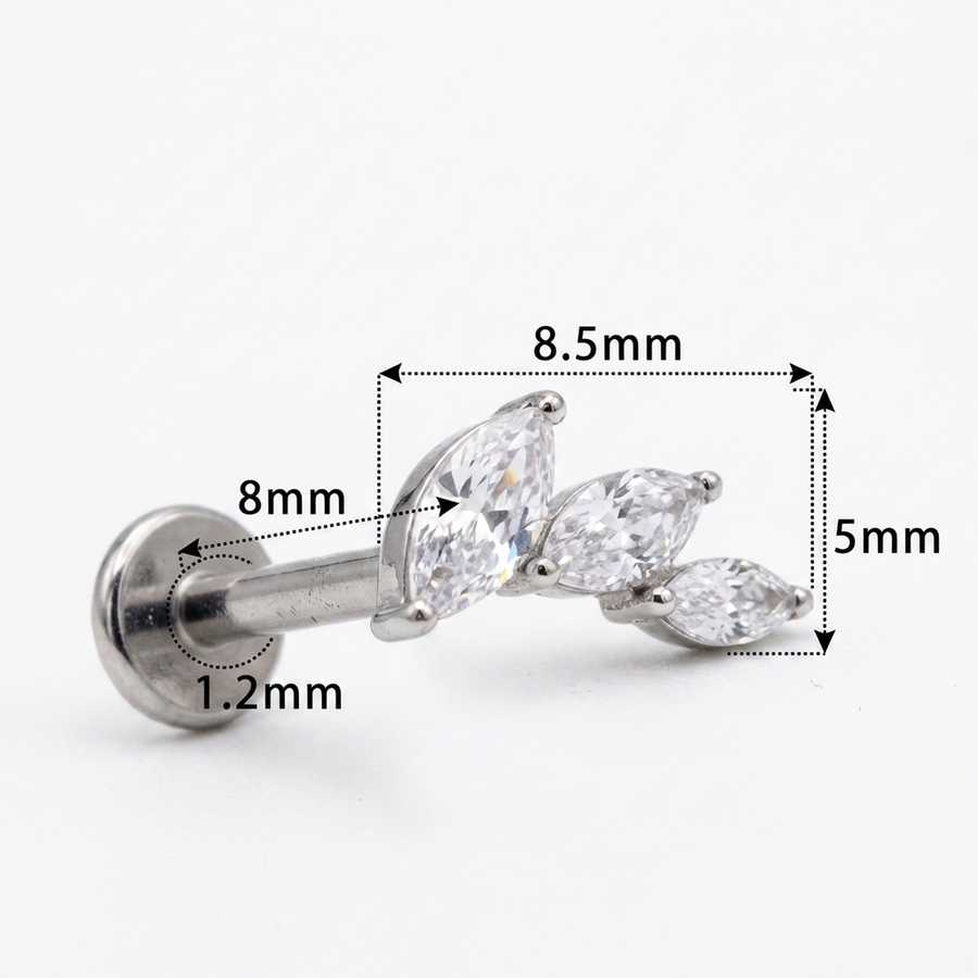 Piercing con tre petali di zirconi in Titanio G23- Piercing per Lobo, helix, forward helix, conch, flat, tragus
