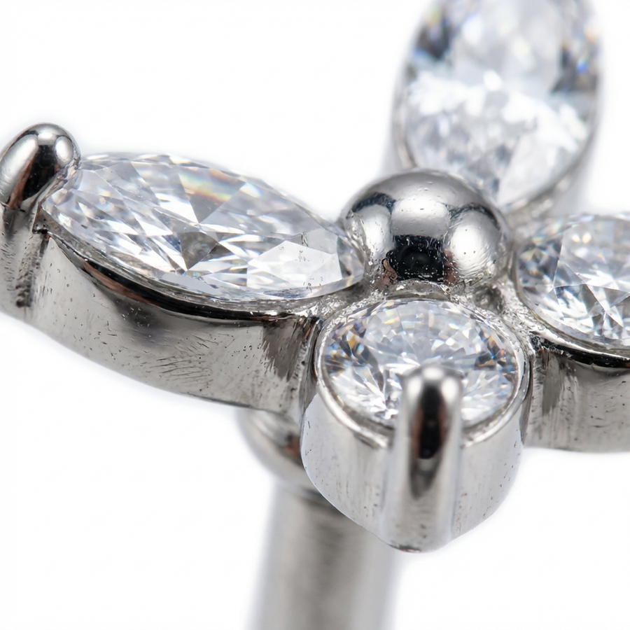 Piercing con farfallina di zirconi in Titanio G23- Piercing per Lobo, helix, forward helix, conch, flat, tragus