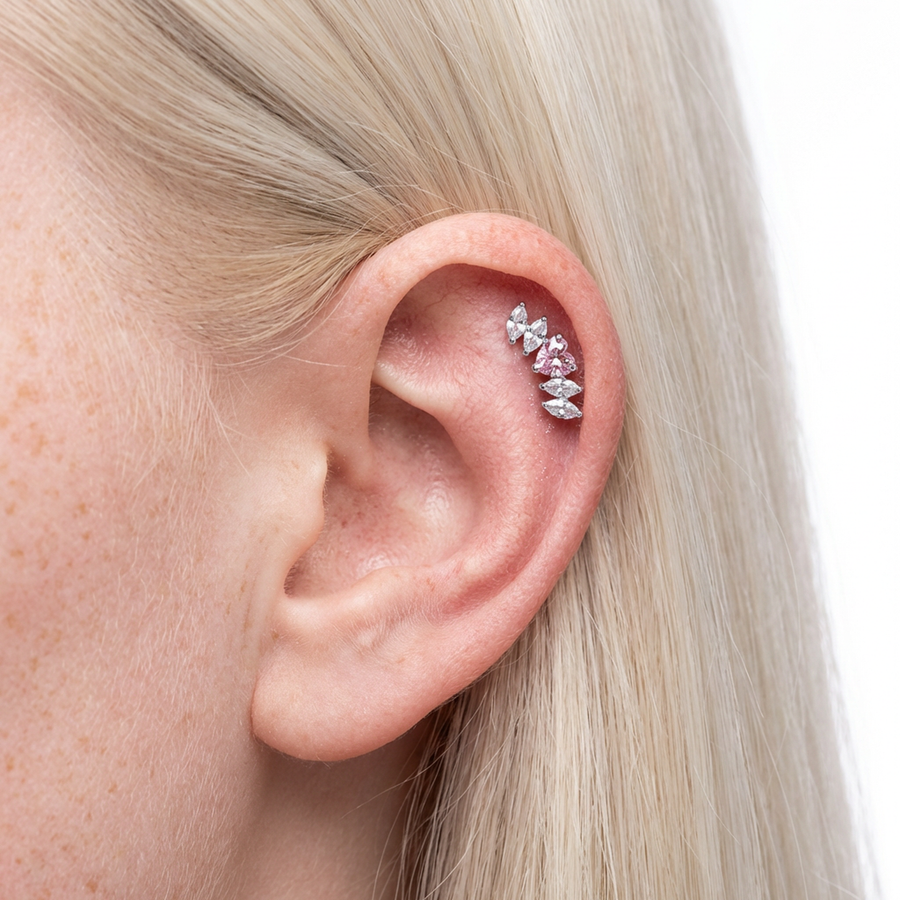 Piercing con zirconi e cuore rosa in Titanio G23- Piercing per Lobo, helix, forward helix, conch, flat, tragus