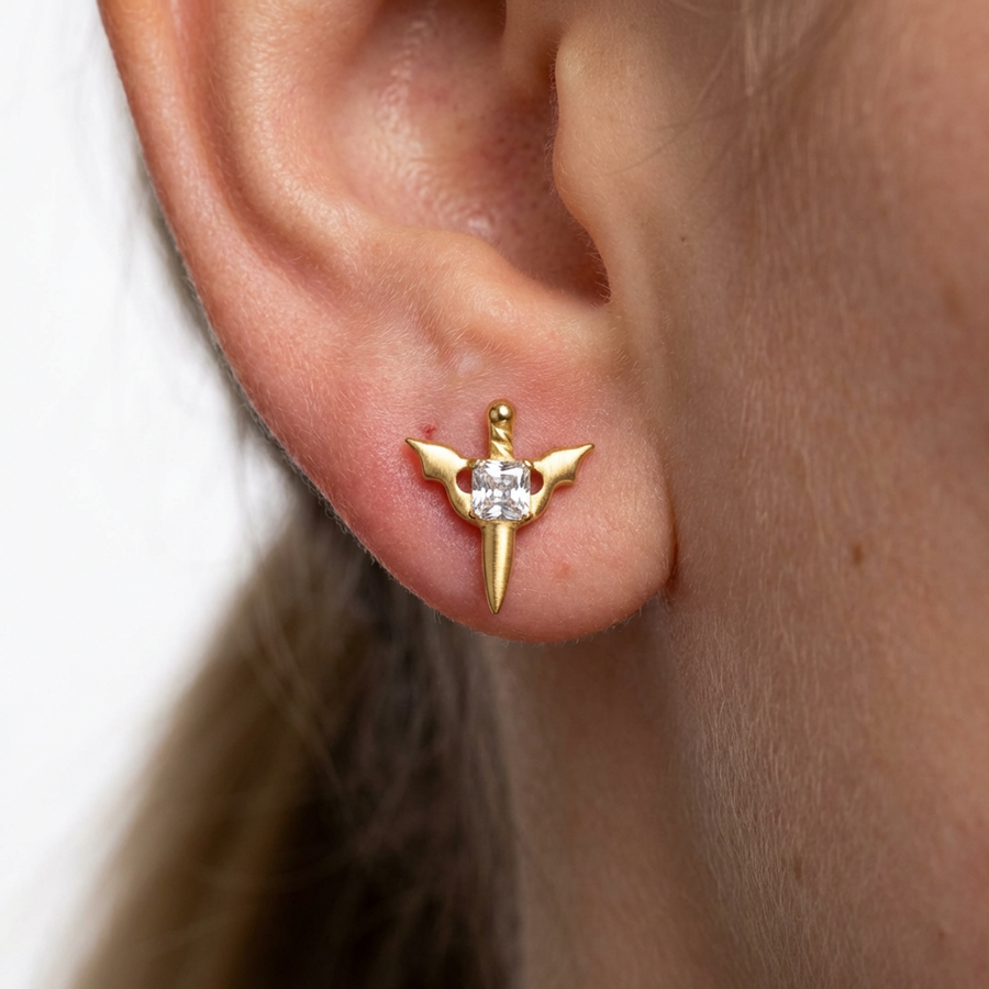 Piercing con spada e zirconi in Titanio G23- Piercing per Lobo, helix, forward helix, conch, flat, tragus