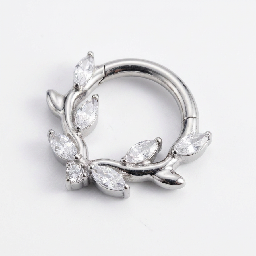 Cerchietto con sette zirconi in Titanio - Piercing per orecchio / naso