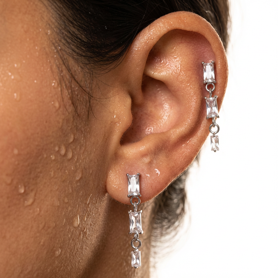 Barretta con zirconi pendenti in Titanio - Piercing per orecchio
