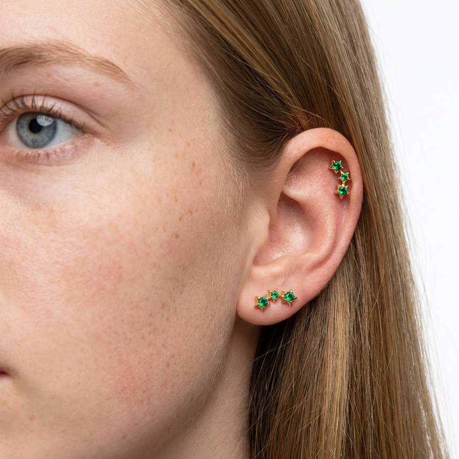 Piercing con stelle e zirconi verdi in Titanio G23- Piercing per Lobo, helix, forward helix, conch, flat, tragus