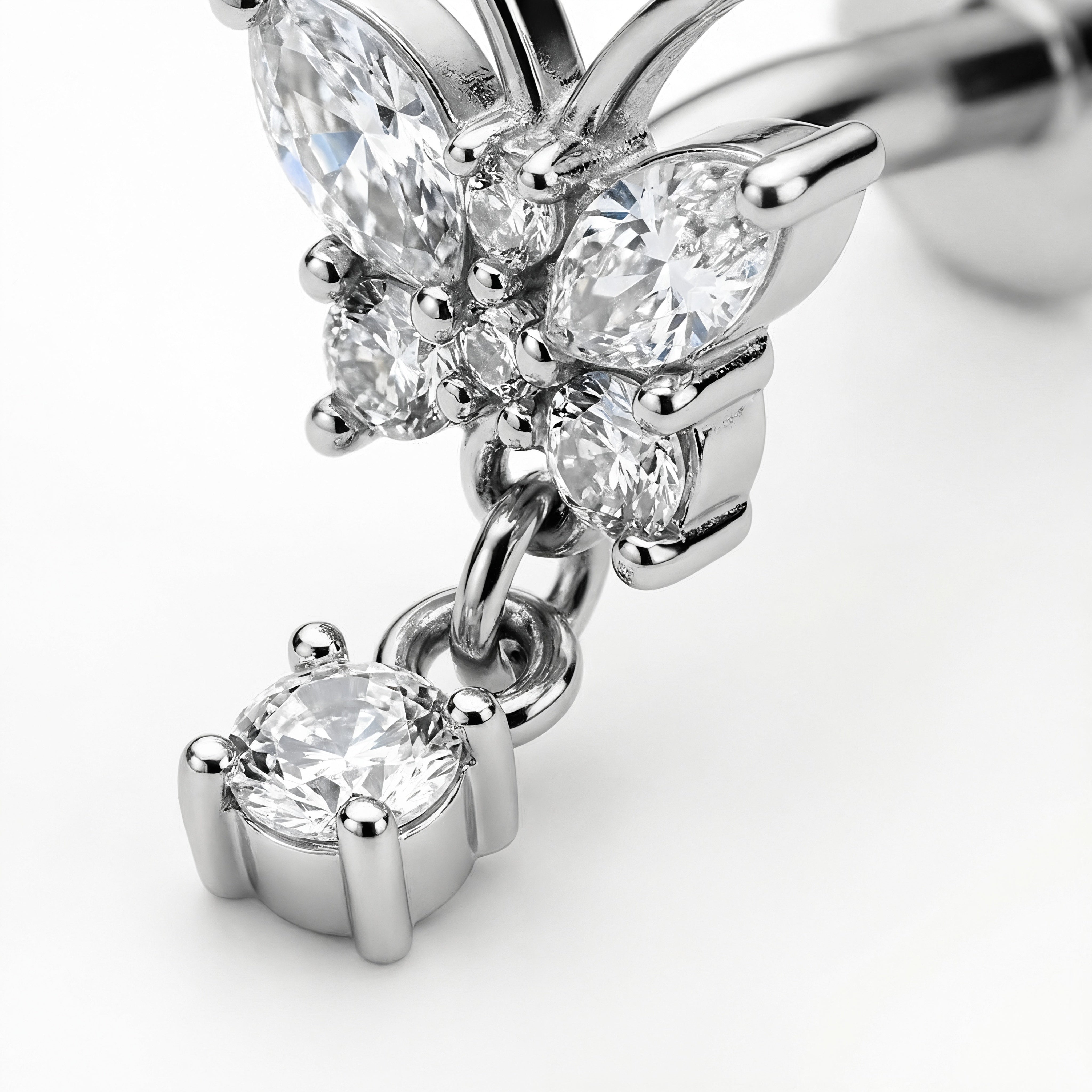 Piercing ombelico farfalla con zircone - dettaglio