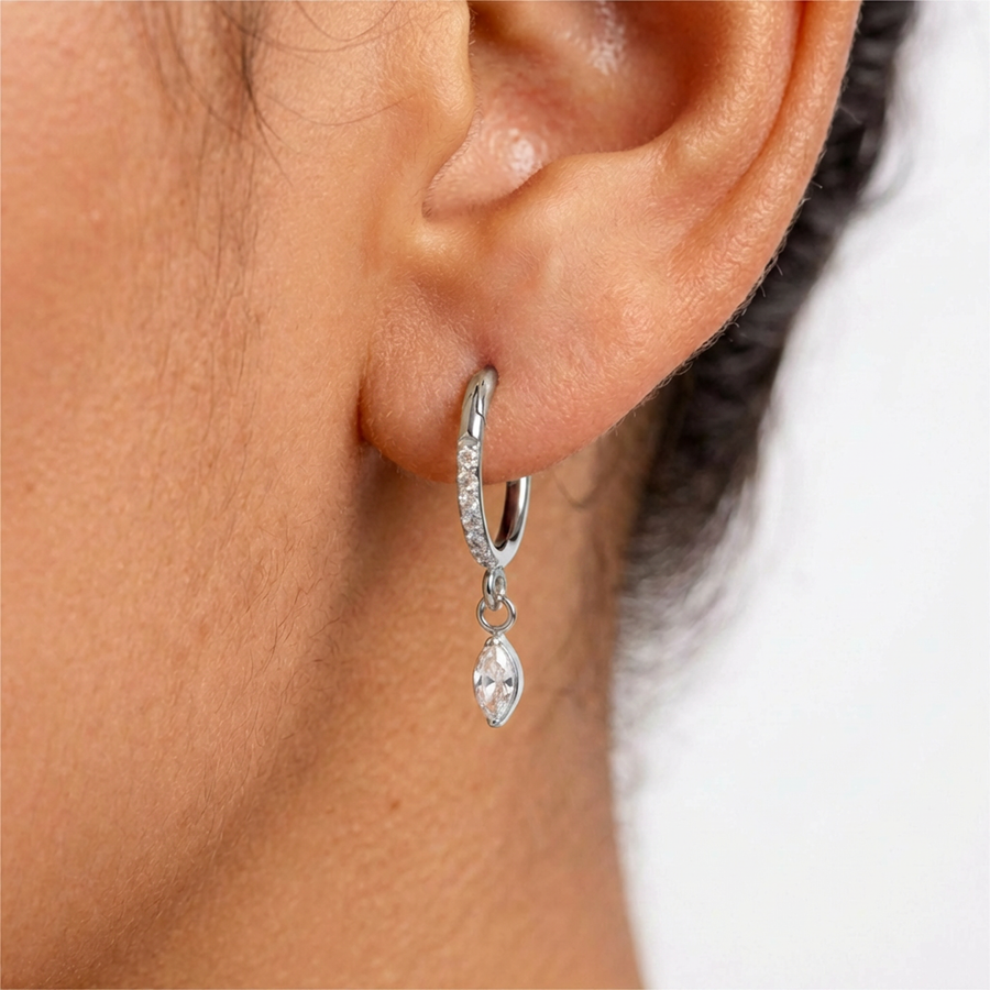 Cerchietto zirconato con goccia pendente in Titanio - Piercing per orecchio