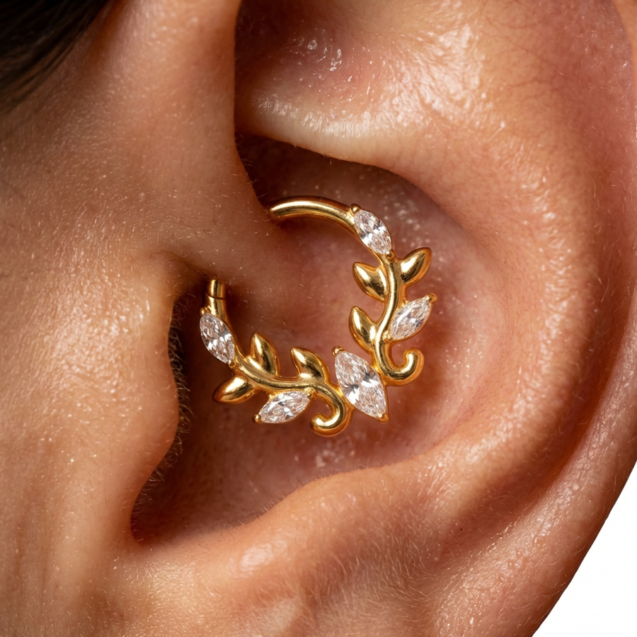 Cerchietto con cinque zirconi in Titanio - Piercing per orecchio / naso