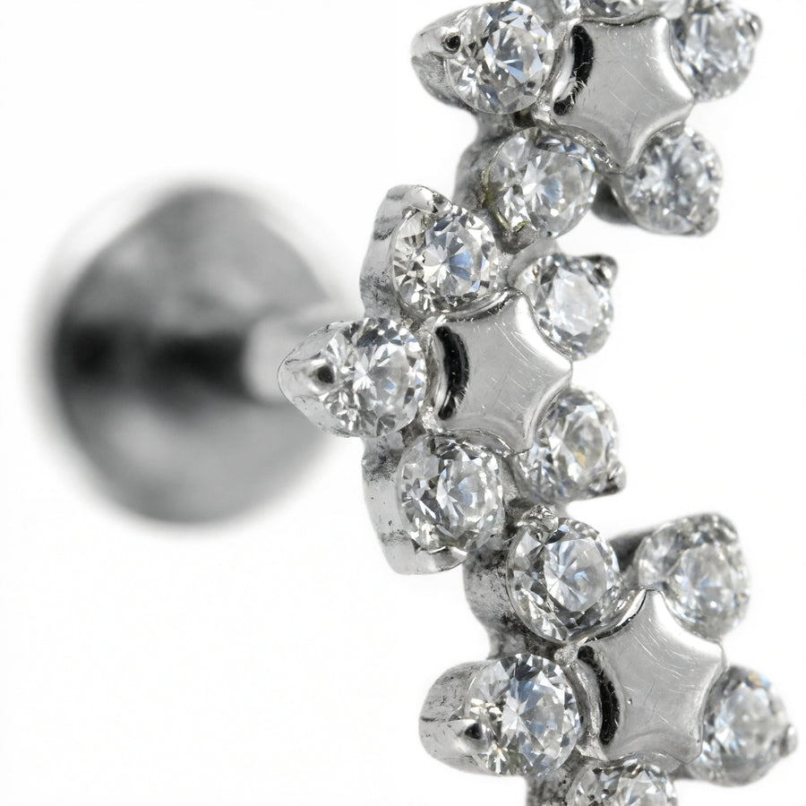 Piercing con tre fiori di zirconi in Titanio G23- Piercing per Lobo, helix, forward helix, conch, flat, tragus
