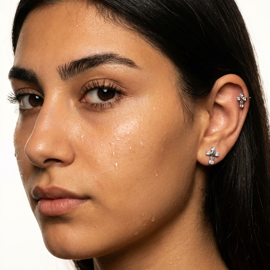 Piercing con croce di zirconi in Titanio G23- Piercing per Lobo, helix, forward helix, conch, flat, tragus