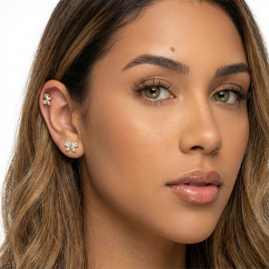 Piercing con fiocco di zirconi in Titanio G23- Piercing per Lobo, helix, forward helix, conch, flat, tragus