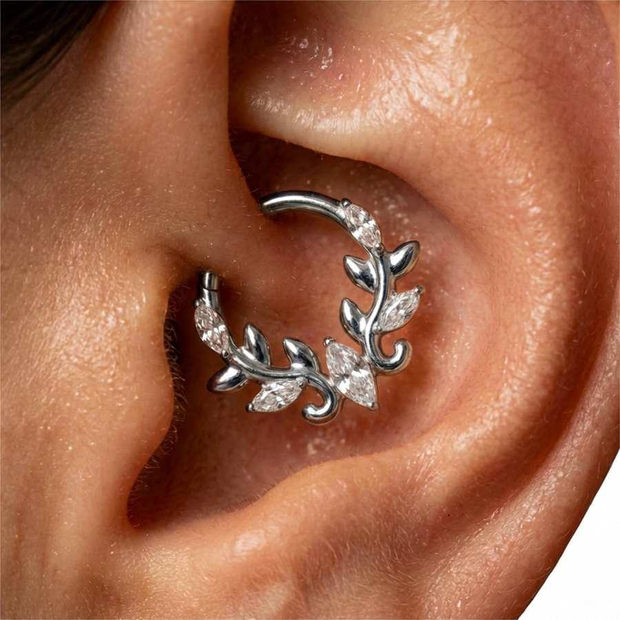 Cerchietto con cinque zirconi in Titanio - Piercing per orecchio / naso