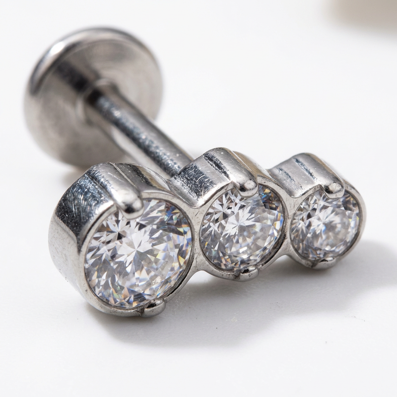 Piercing con zirconi in Titanio G23- Piercing per Lobo, helix, forward helix, conch, flat, tragus