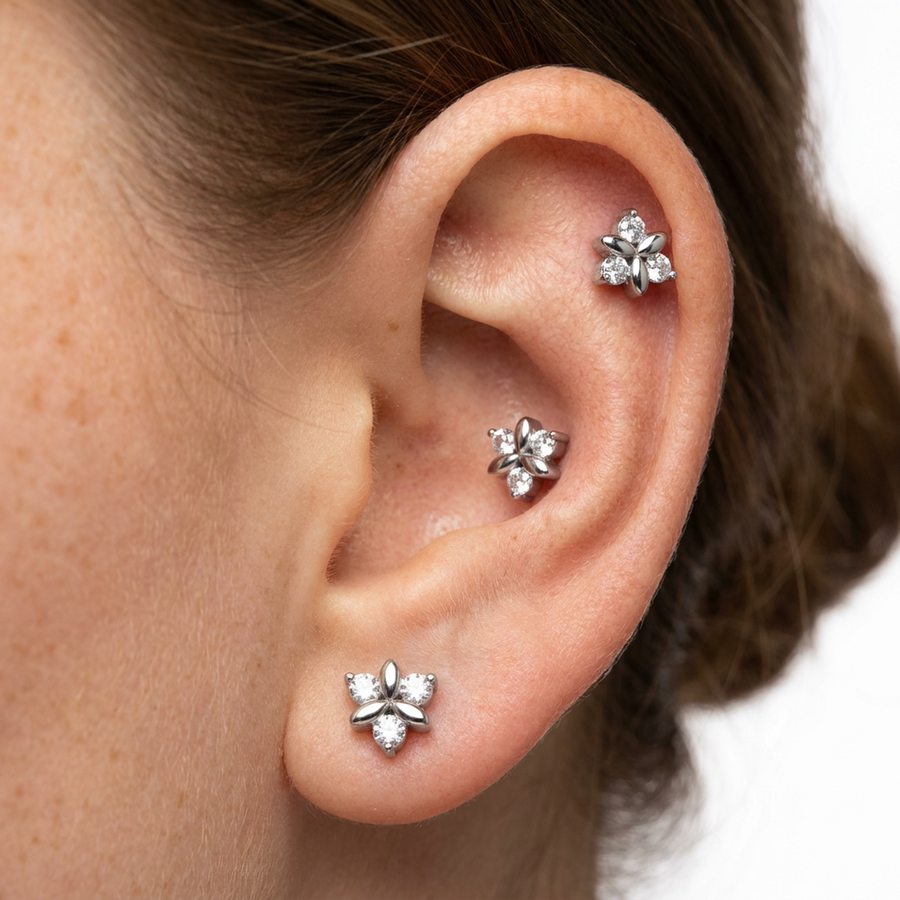 Barretta con fiorellino e zirconi in Acciaio Chirurgico 316L - Piercing per orecchio