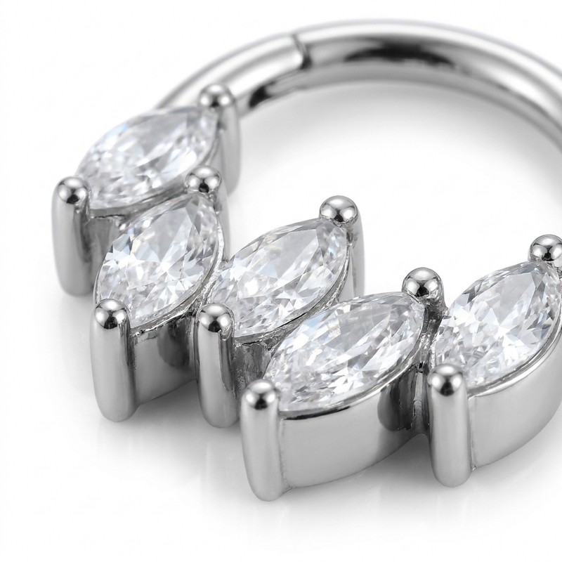 Cerchietto con cinque zirconi in Acciaio Chirurgico 316L - Piercing per orecchio / naso