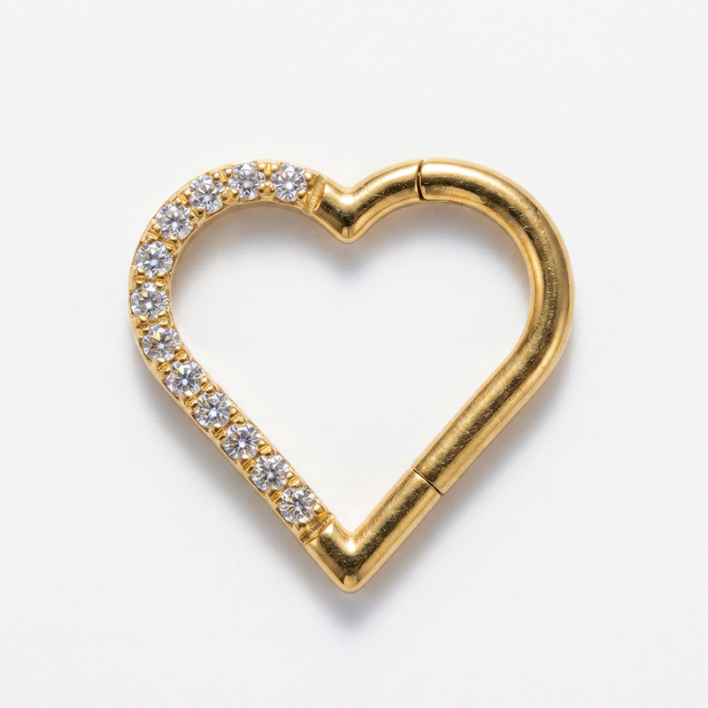 Cerchietto a forma di cuore con zirconi in Titanio - Piercing per orecchio / naso