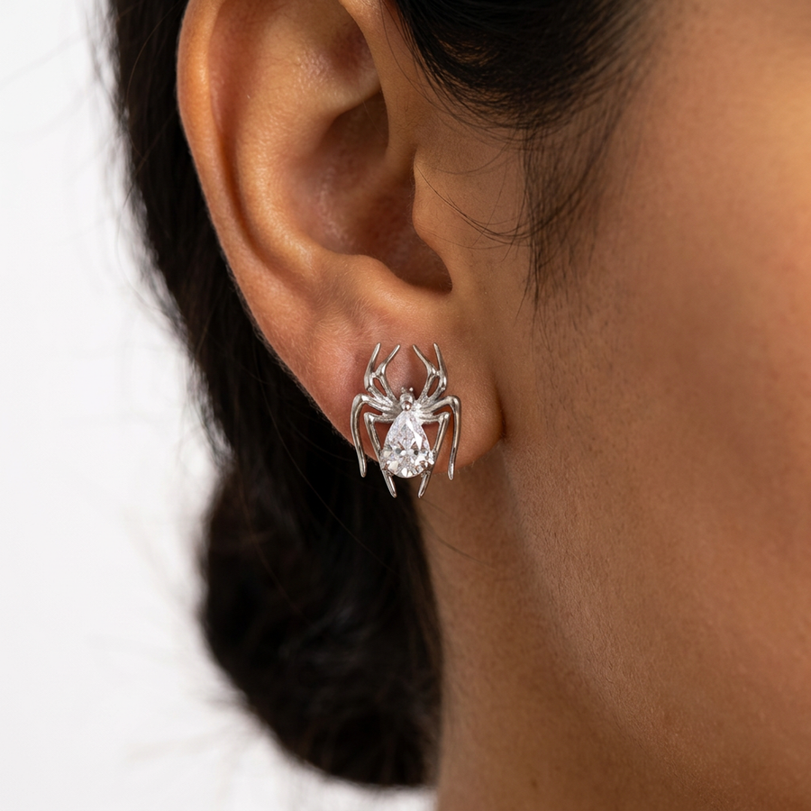 Piercing con ragno in Titanio G23- Piercing per Lobo, helix, forward helix, conch, flat, tragus