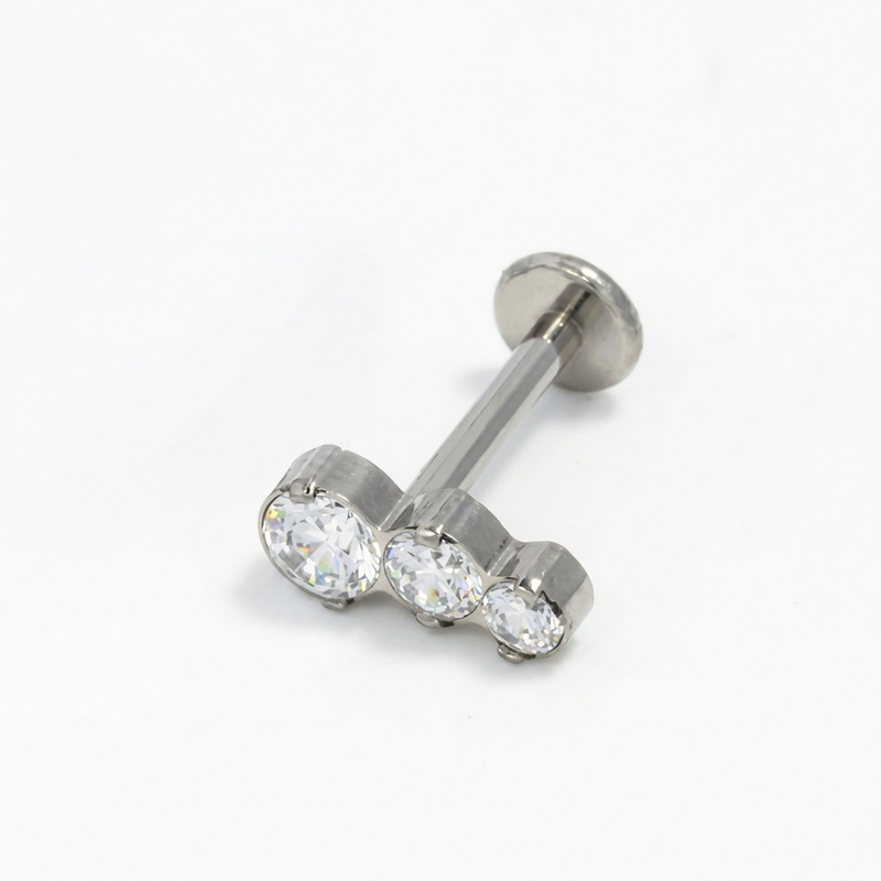 Piercing con tre zirconi in Acciaio Chirurgico 316L - Piercing per lobo, helix, forward helix, conch, flat, tragus