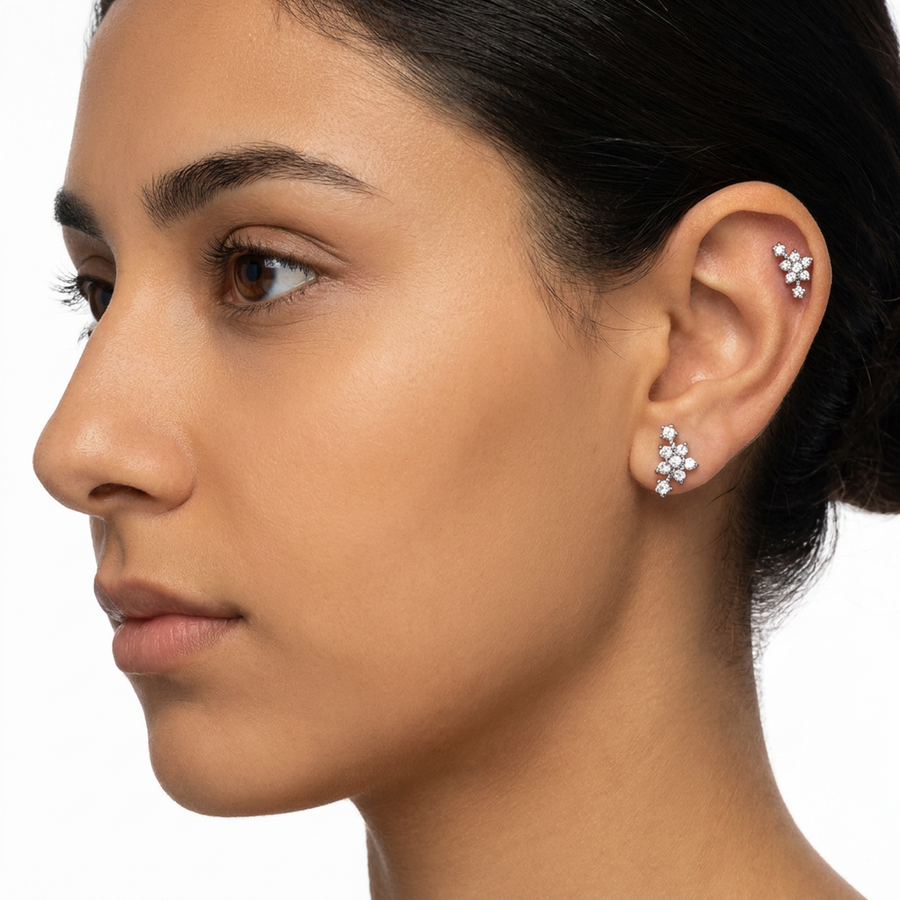 Piercing con fiore e zirconi in Acciaio Chirurgico 316L - Piercing per lobo, helix, forward helix, conch, flat, tragus