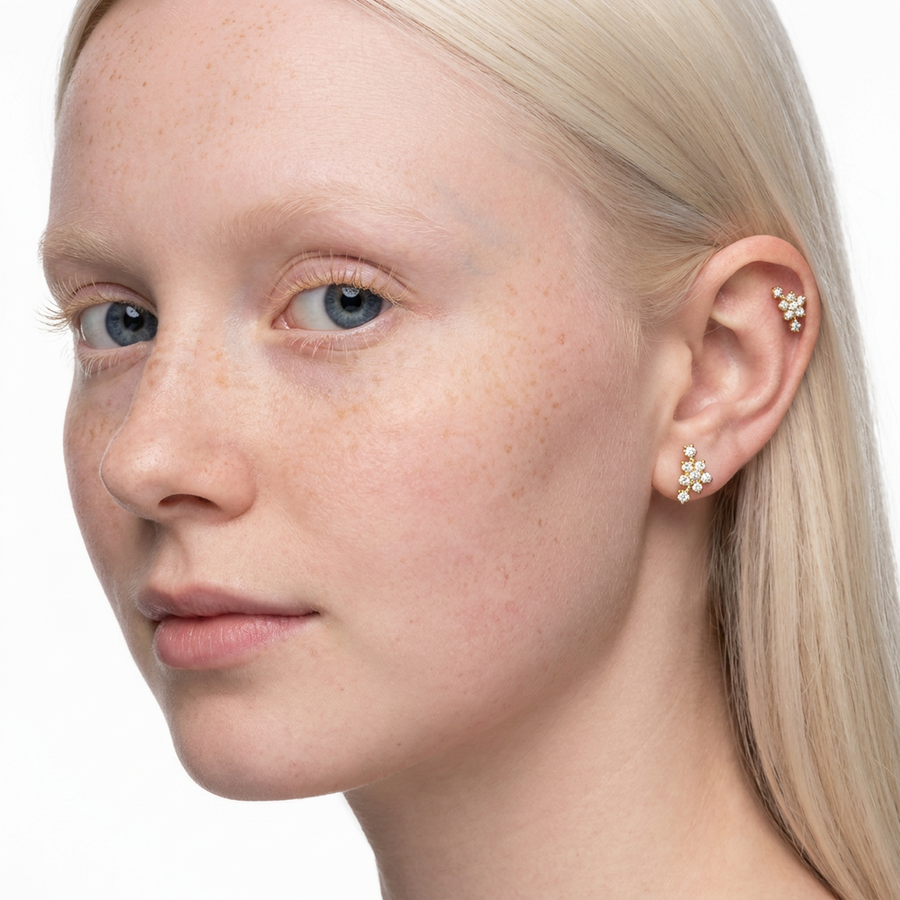 Piercing con fiore e zirconi in Acciaio Chirurgico 316L - Piercing per lobo, helix, forward helix, conch, flat, tragus