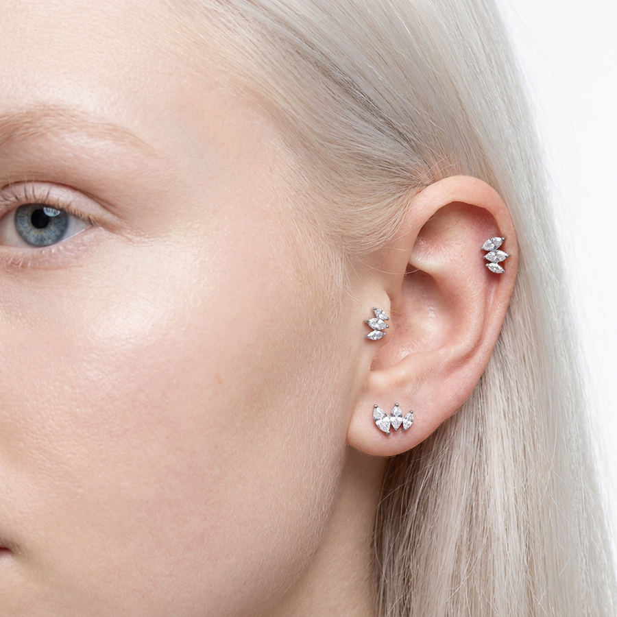 Piercing con tre petali di zirconi in Acciaio Chirurgico 316L - Piercing per lobo, helix, forward helix, conch, flat, tragus
