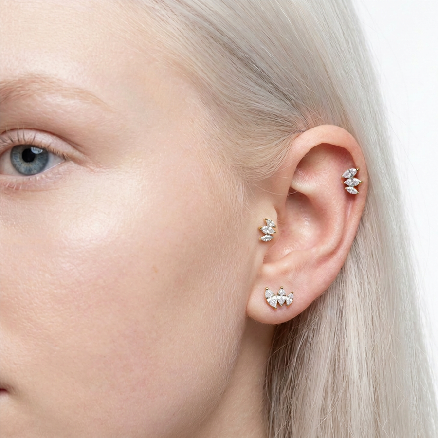 Piercing con tre petali di zirconi in Acciaio Chirurgico 316L - Piercing per lobo, helix, forward helix, conch, flat, tragus