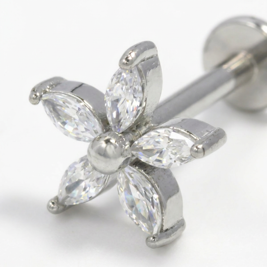 Piercing con fiore di zirconi in Acciaio Chirurgico 316L - Piercing per lobo, helix, forward helix, conch, flat, tragus