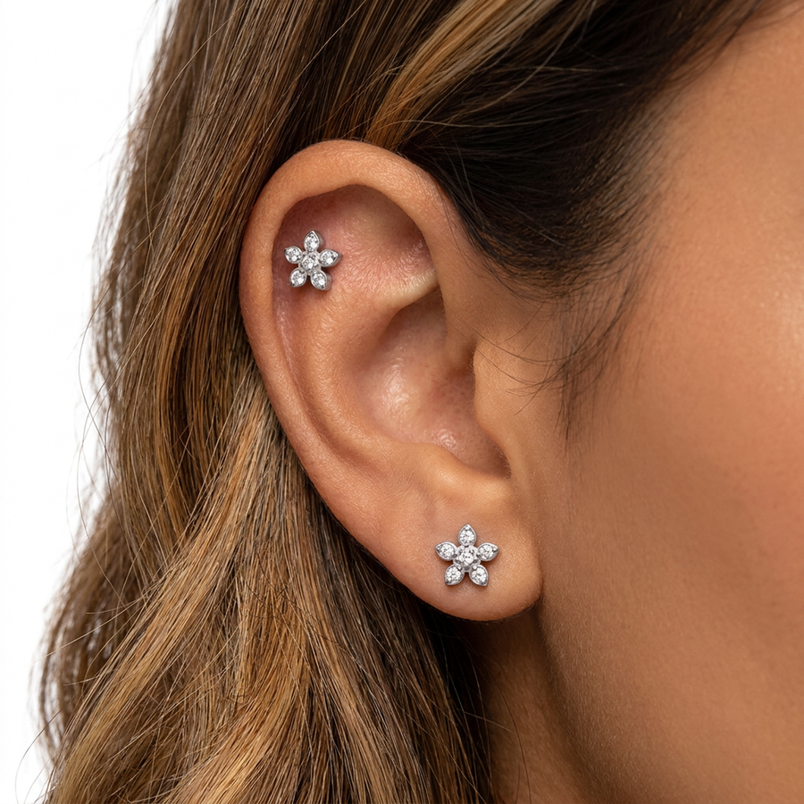 Piercing con fiore in Acciaio Chirurgico 316L - Piercing per lobo, helix, forward helix, conch, flat, tragus