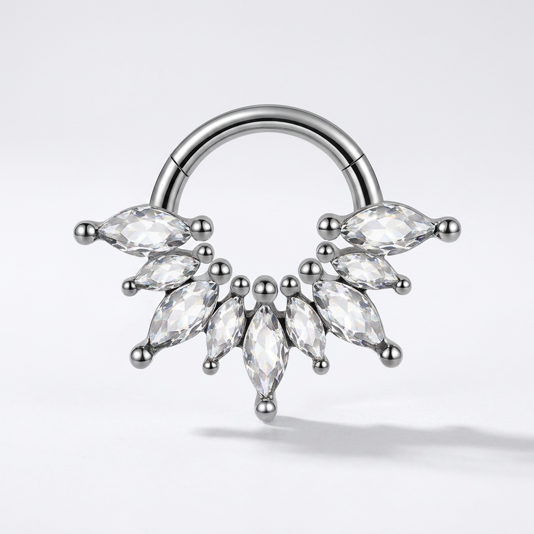 Piercing con petali di zirconi in Acciaio Chirurgico 316L - Piercing per lobo, helix, daith, septum