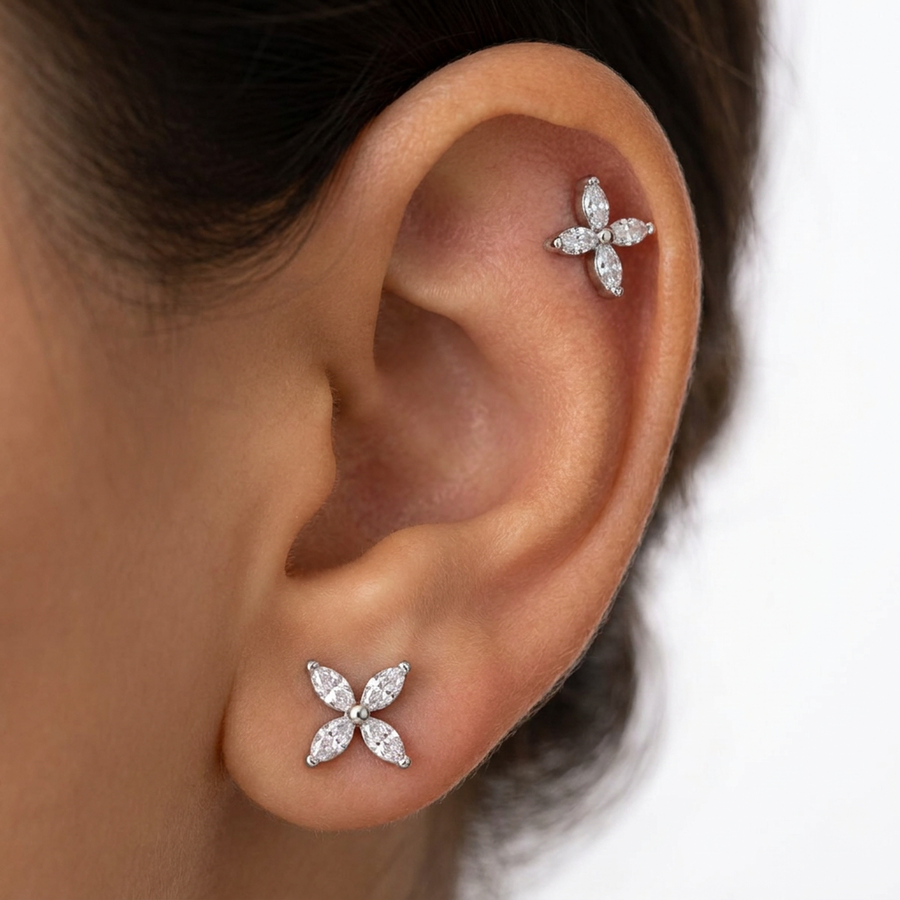 Piercing con quattro petali di zirconi in Acciaio Chirurgico 316L - Piercing per lobo, helix, forward helix, conch, flat, tragus