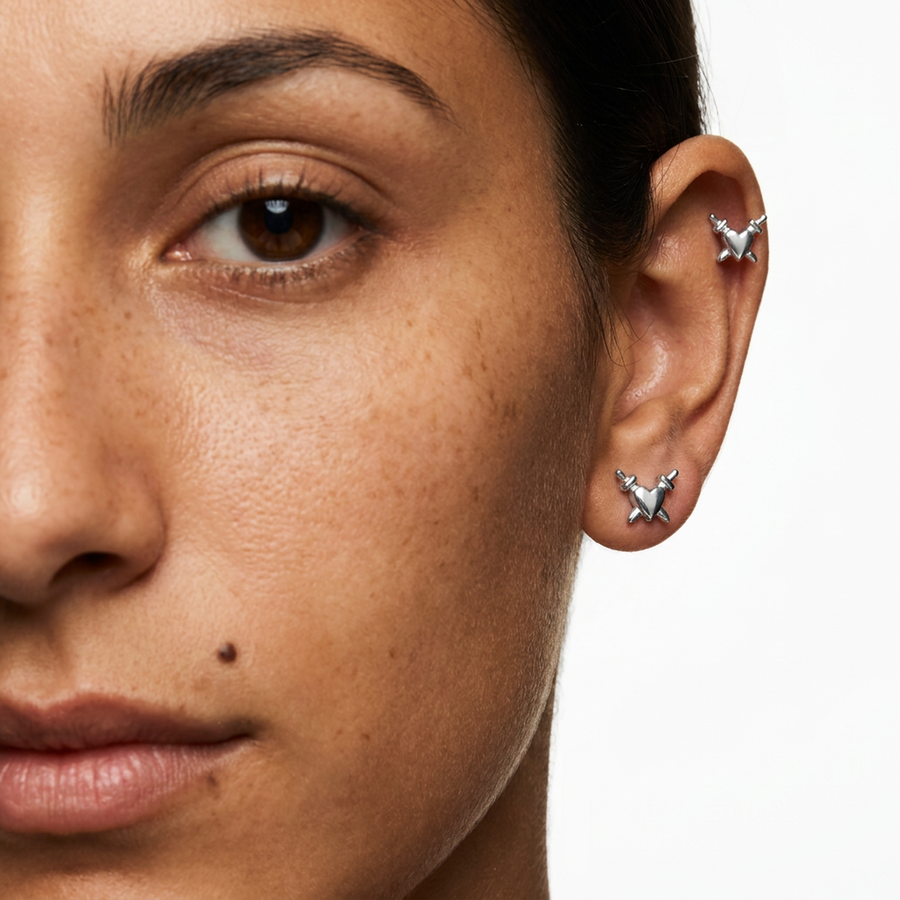 Piercing con cuore e spade in Acciaio Chirurgico 316L - Piercing per lobo, helix, forward helix, conch, flat, tragus