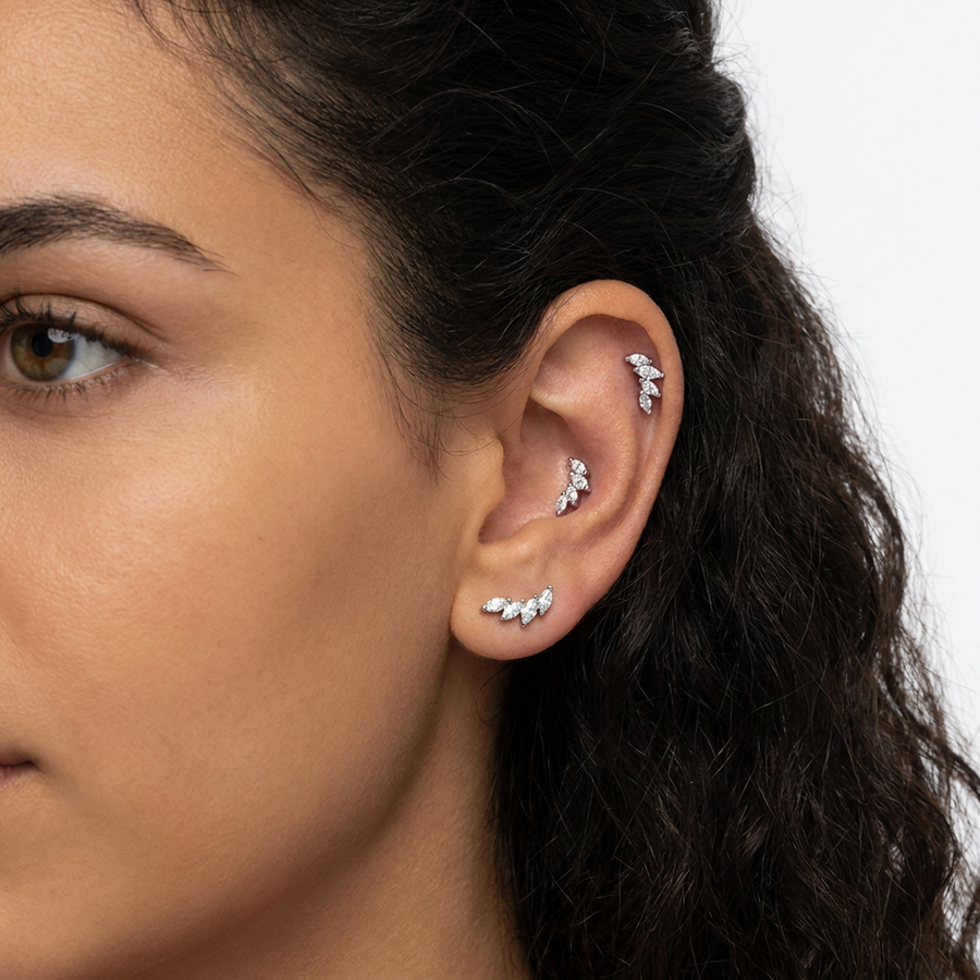 Piercing con quattro petali zirconati in Acciaio Chirurgico 316L - Piercing per lobo, helix, forward helix, conch, flat, tragus