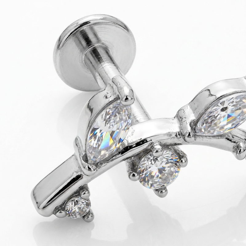 Piercing con ramoscello zirconi in Acciaio Chirurgico 316L - Piercing per lobo, helix, forward helix, conch, flat, tragus